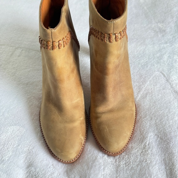 Johnson & Murphy Tan Booties Size 8.5 - Picture 1 of 8